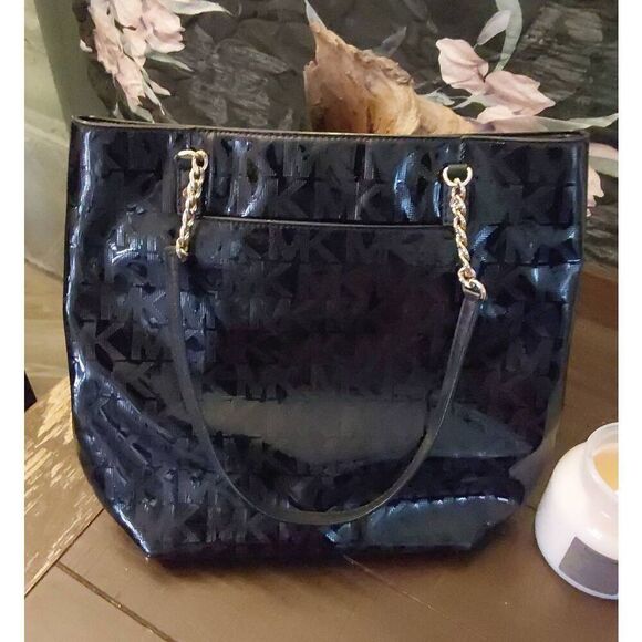 MICHAEL KORS Jet Set Black Gold Chain Tote Patent Leather Shoulder Bag Purse - Picture 2 of 7